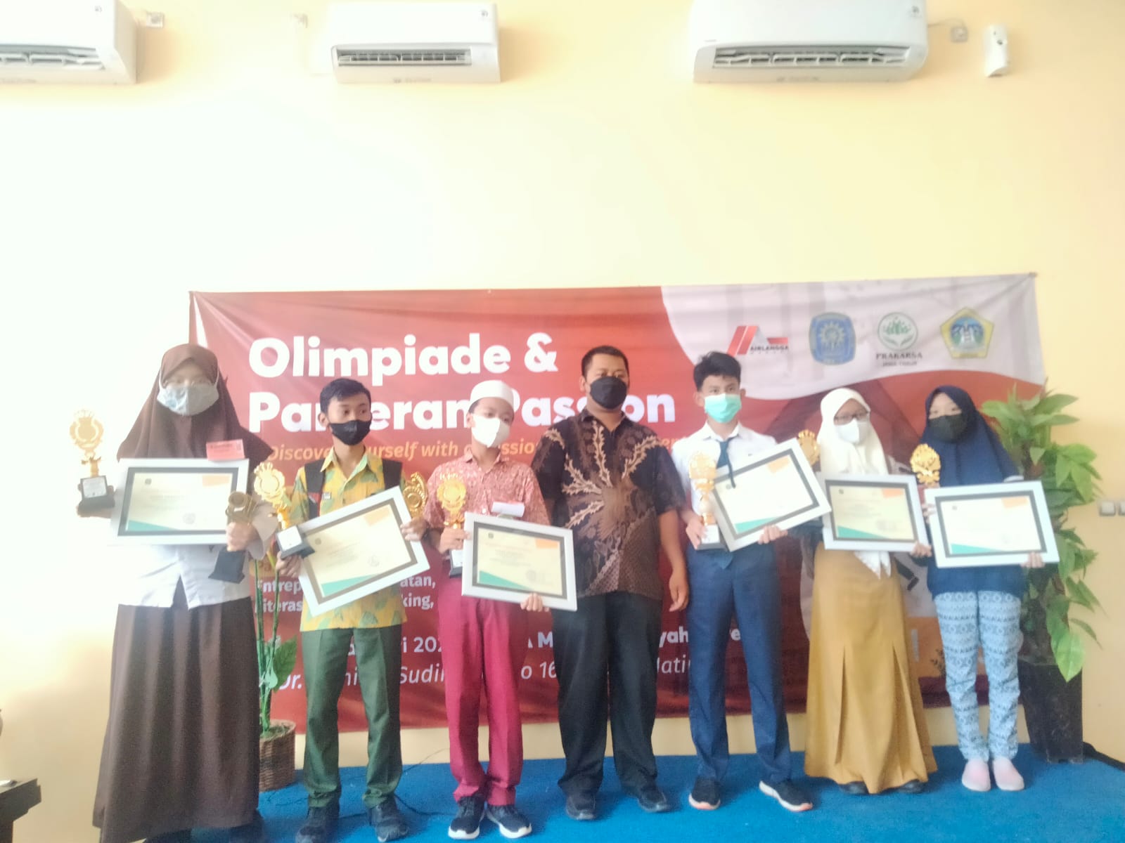 JUARA OLIMPIADE MIPA SE-KABUPATEN GRESIK JUARA OLIMPIADE MIPA SE-KABUPATEN GRESIK